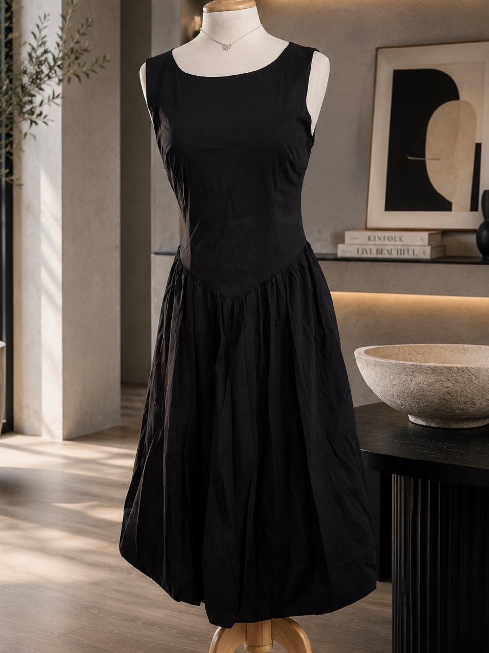 NEW CAMILA COELHO BUBBLE OPEN BACK
HEM DRESS SIZE S
🚨NO DISCOUNT - Picture 2 of 13